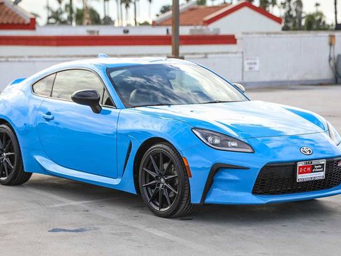 Used 2023 Toyota GR86 Premium image 4