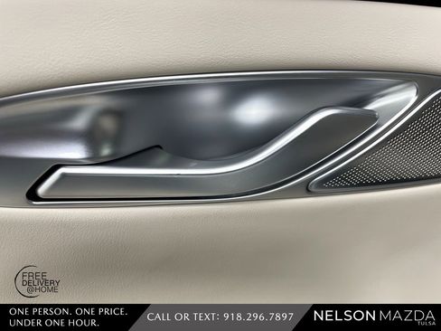 Used 2025 Genesis GV70 3.5T Sport w/ Sport Prestige Package image 39