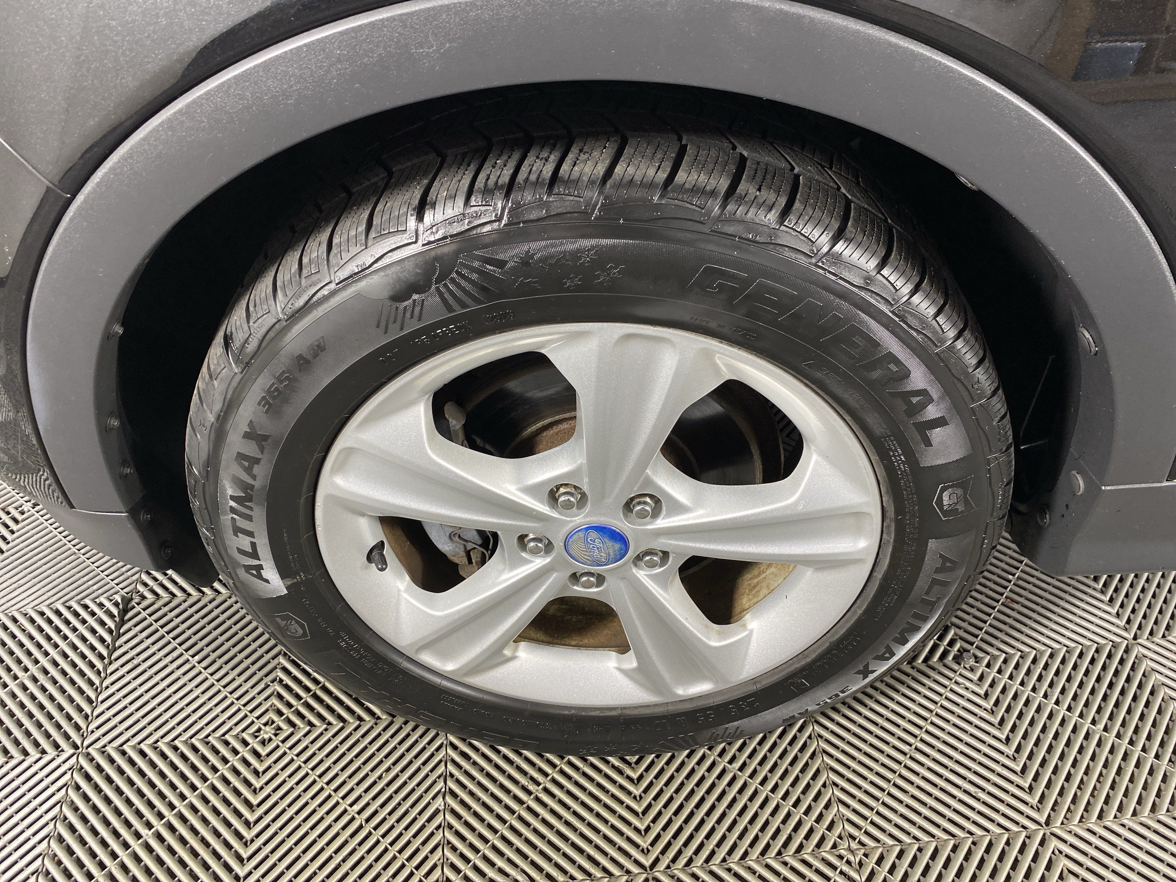 Used 2013 Ford Escape SE FWD image 9