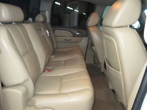Used 2008 GMC Sierra 2500 SLT w/ EZ-Lift Tailgate Package RWD image 32