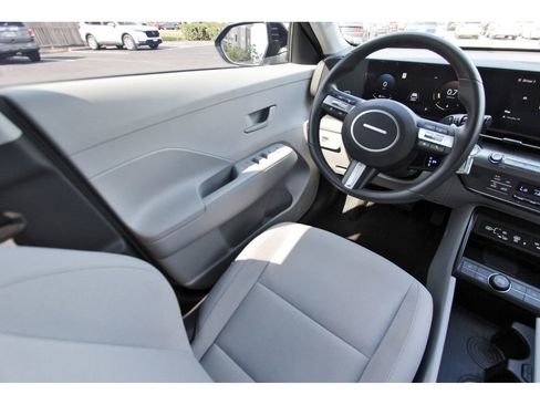 Certified 2025 Hyundai Kona SEL FWD image 8