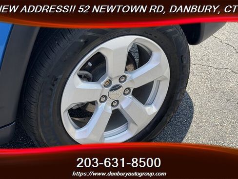 Used 2019 Jeep Compass Latitude w/ Popular Equipment Group AWD/4WD image 10