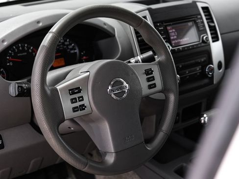 Used 2018 Nissan Frontier S RWD image 12