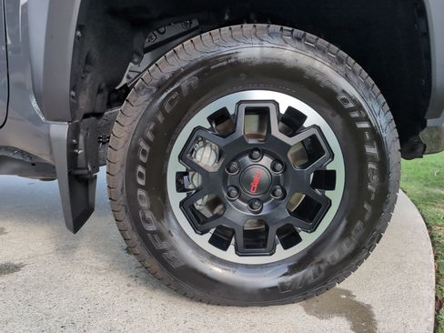 Certified 2026 Toyota Tacoma TRD Off-Road AWD/4WD image 13