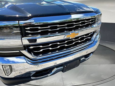 Used 2018 Chevrolet Silverado 1500 LTZ w/ LTZ Plus Package AWD/4WD image 34