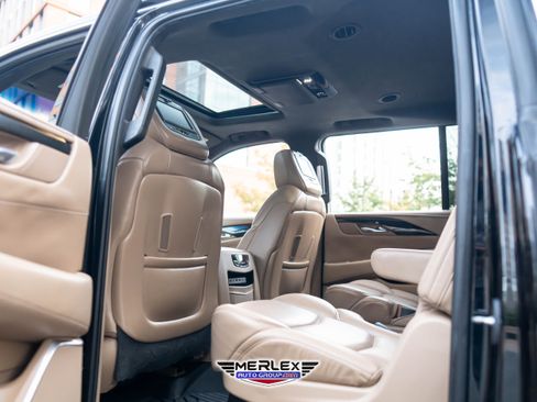 Used 2019 Cadillac Escalade ESV Platinum image 23
