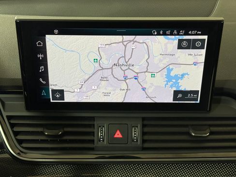 Used 2023 Audi SQ5 Premium Plus w/ Premium Plus Package image 28