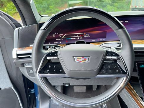 Used 2025 Cadillac Escalade Sport Platinum AWD/4WD image 16