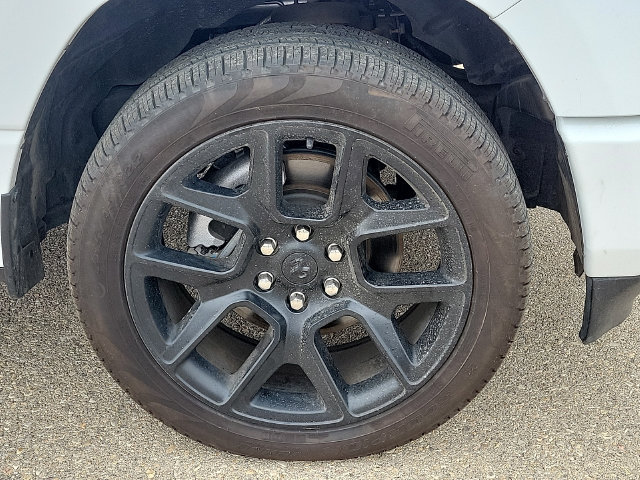 Used 2024 RAM 1500 Laramie AWD/4WD image 7