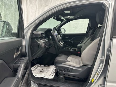 Used 2025 Toyota Tacoma TRD Off-Road w/ TRD Off Road Upgrade Package image 10