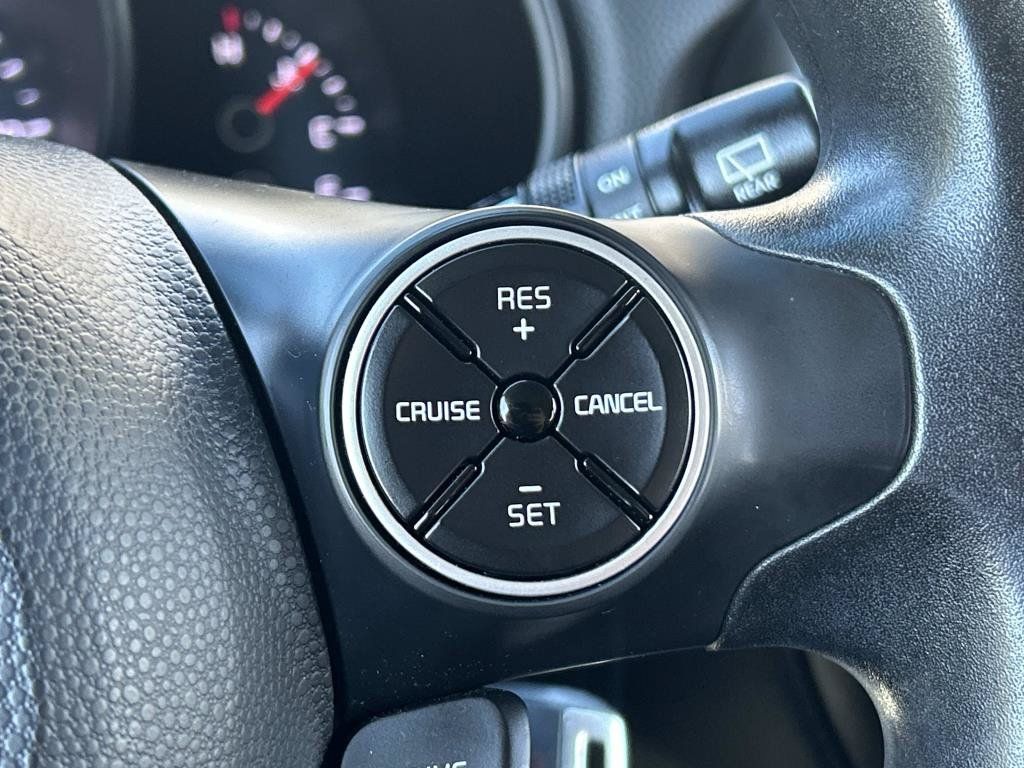 Used 2017 Kia Soul + FWD image 21