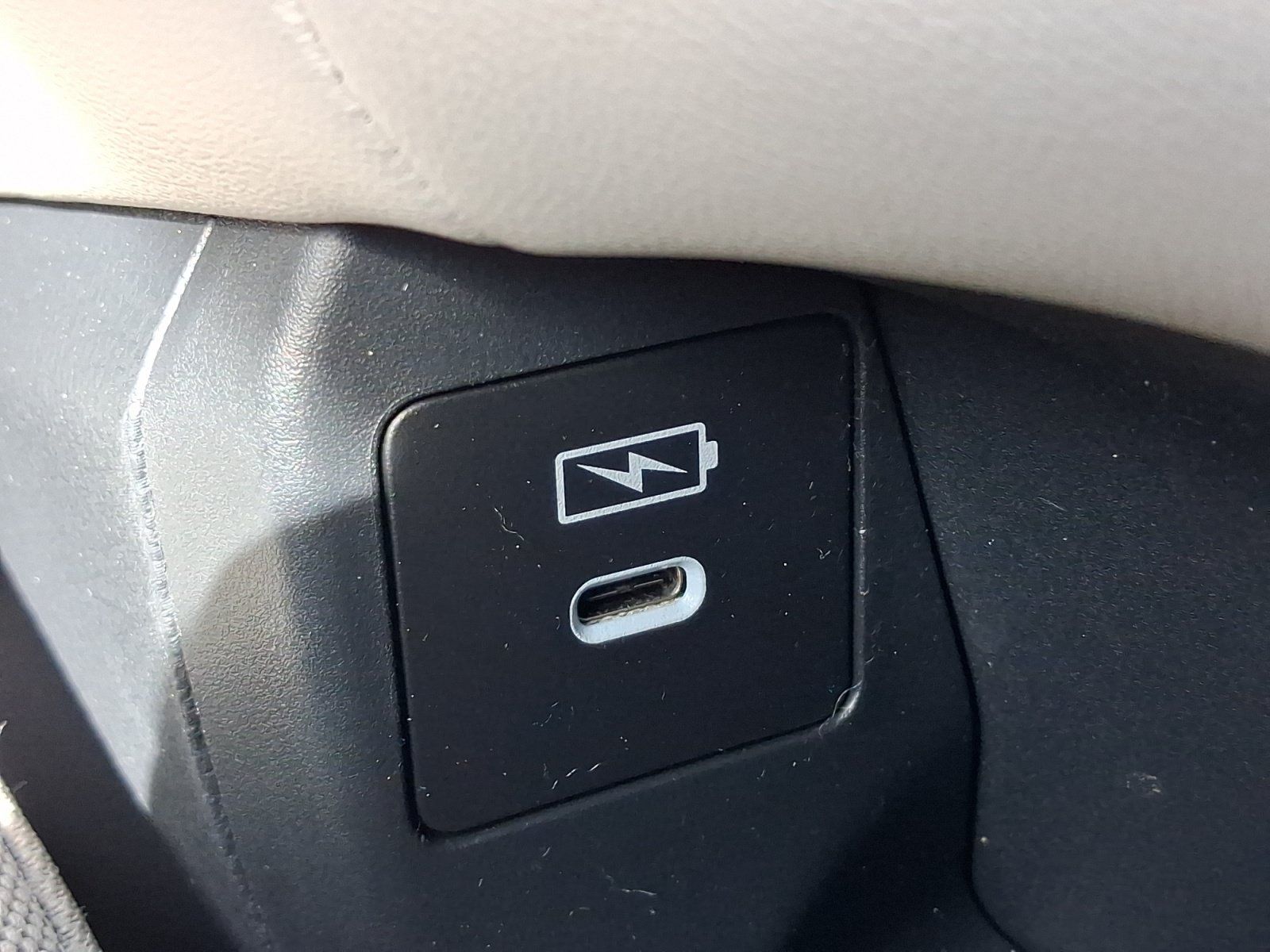 Used 2025 Honda HR-V LX image 26