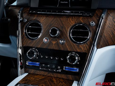 Used 2022 Rolls-Royce Cullinan image 30