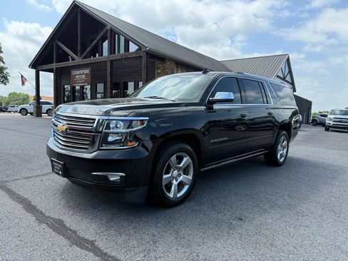 Used 2018 Chevrolet Suburban Premier RWD image 2