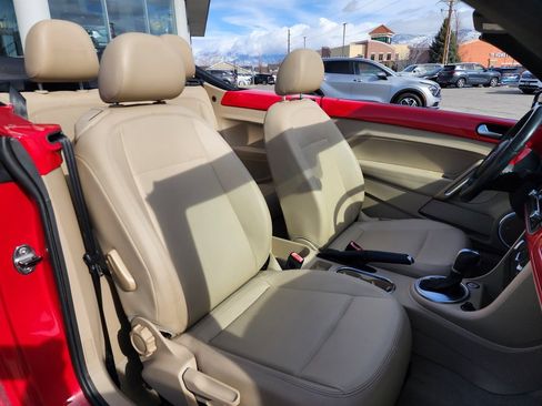 Used 2014 Volkswagen Beetle TDI image 11