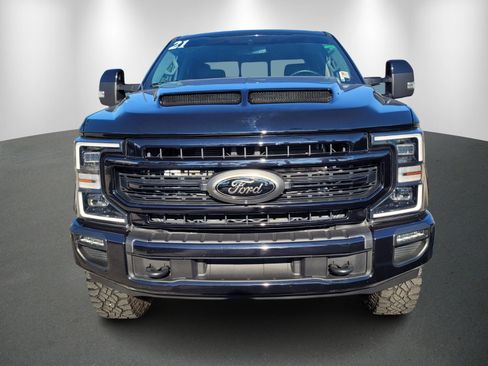 Used 2021 Ford F250 Lariat image 2