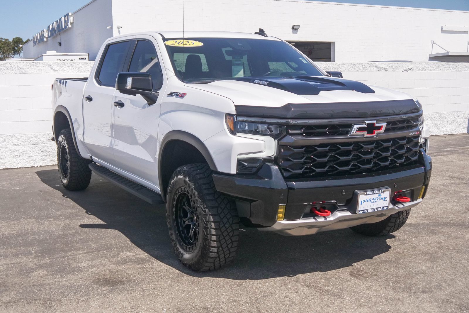 Used 2025 Chevrolet Silverado 1500 ZR2 w/ Technology Package AWD/4WD image 3