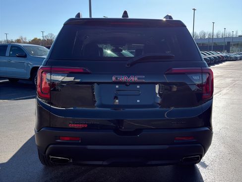Used 2023 GMC Acadia SLT w/ Elevation Edition image 7