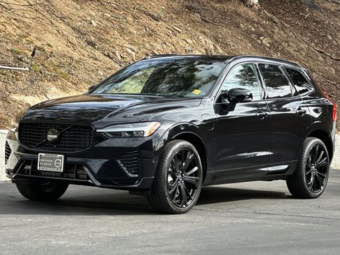 Certified 2024 Volvo XC60 T8 Ultimate w/ Protection Package Premier image 9