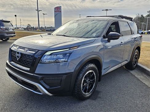 Used 2024 Nissan Pathfinder Rock Creek image 3