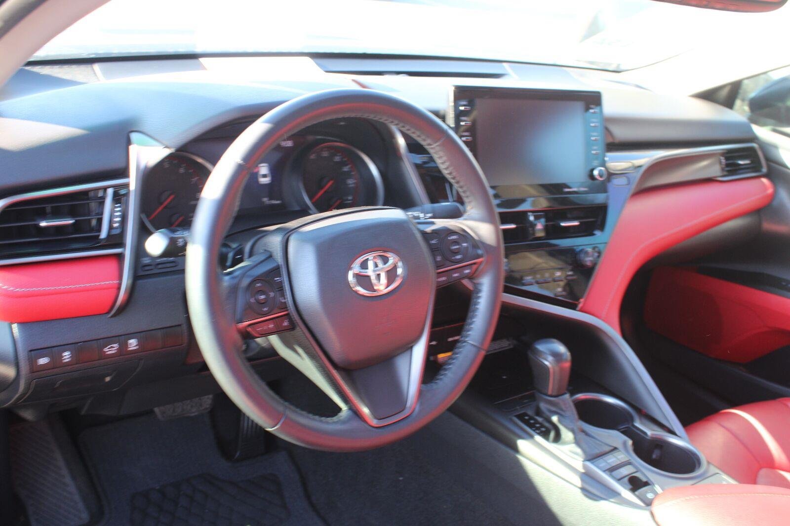 Used 2021 Toyota Camry XSE FWD image 9