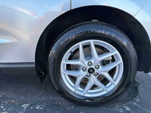 Used 2023 Ford Edge SE image 27