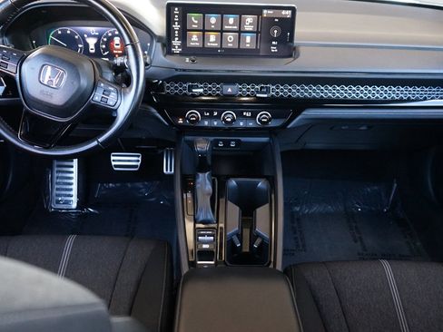 Used 2024 Honda Accord Sport image 11