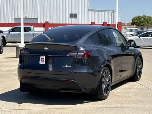 Used 2025 Tesla Model Y Performance image 4