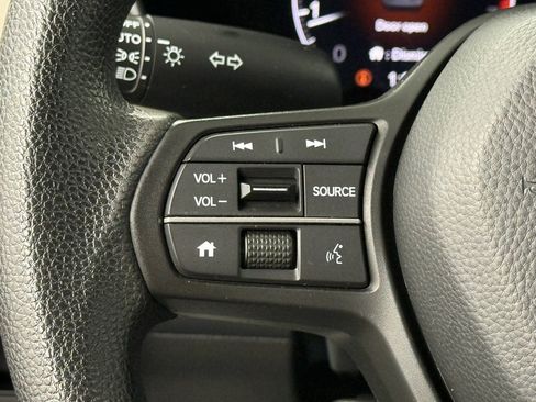 Used 2023 Honda HR-V LX image 19