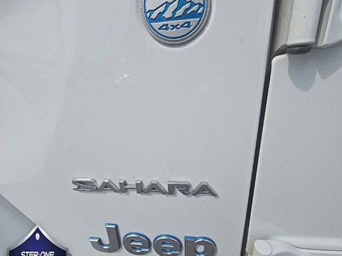 Used 2023 Jeep Wrangler Unlimited Sahara w/ Cold Weather Group AWD/4WD image 10