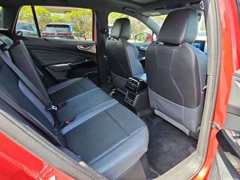 Used 2023 Volkswagen ID.4 Pro S RWD image 11