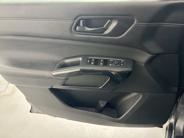 Used 2025 Nissan Pathfinder SV AWD/4WD image 20