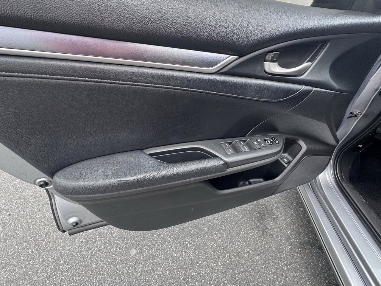 Used 2017 Honda Civic Touring image 19