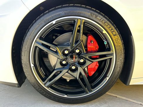 Used 2025 Chevrolet Corvette Stingray Coupe w/ 1LT image 32