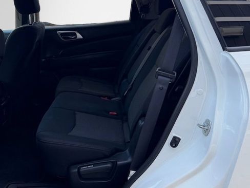 Used 2018 Nissan Pathfinder S AWD/4WD image 11