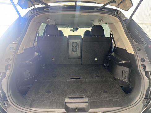Used 2020 Nissan Rogue S FWD image 13