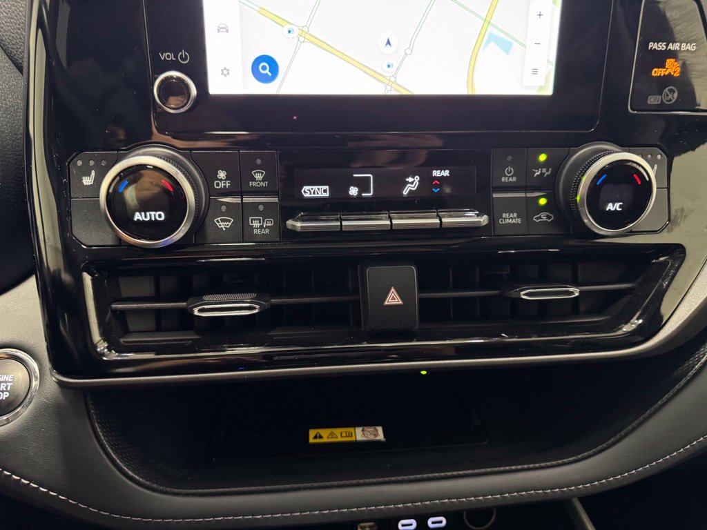 Used 2023 Toyota Highlander XLE AWD/4WD image 26