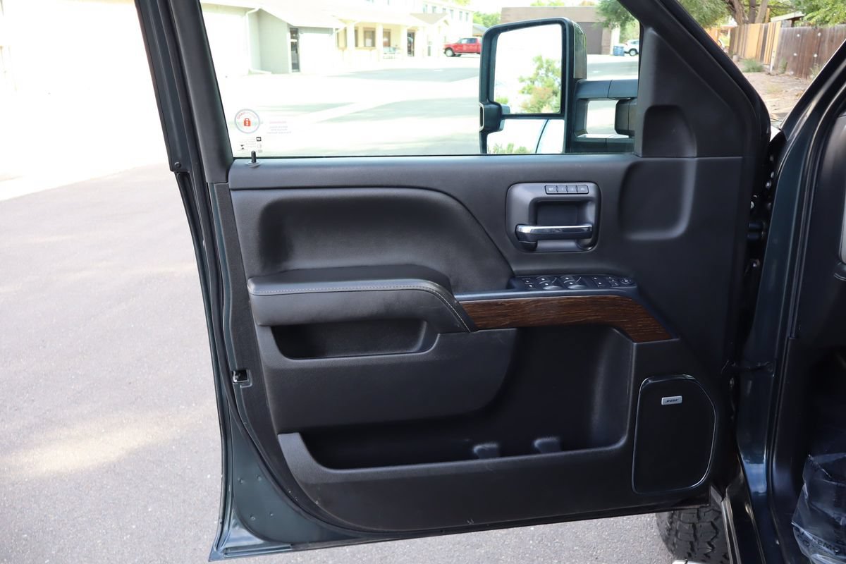 Used 2019 GMC Sierra 2500 Denali AWD/4WD image 23
