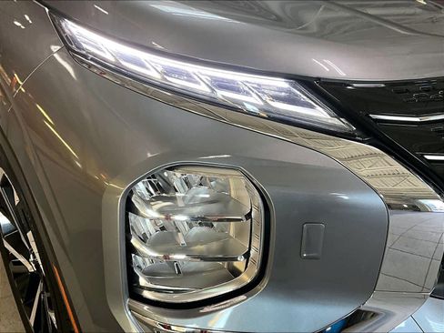 Used 2023 Mitsubishi Outlander SE image 33