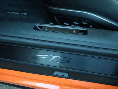 Used 2026 Porsche 911 GT3 RWD image 25