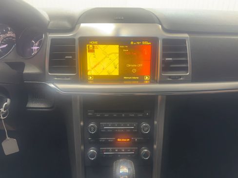 Used 2010 Lincoln MKZ FWD image 17
