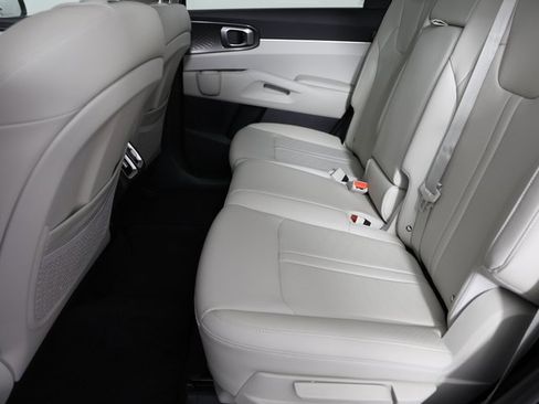 Certified 2025 Kia Sorento S w/ Panoramic Sunroof Package image 10