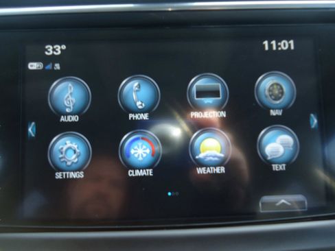 Used 2018 Buick Enclave Essence image 16