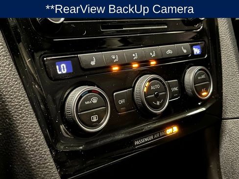 Used 2021 Volkswagen Passat 2.0T SE image 11