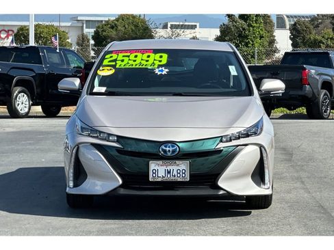 Used 2019 Toyota Prius Prime Plus image 9