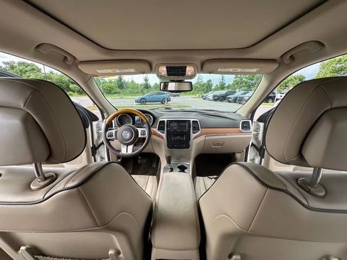 Used 2012 Jeep Grand Cherokee Overland AWD/4WD image 23