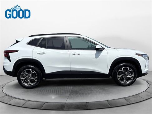 Used 2024 Chevrolet Trax LT w/ Driver Confidence Package image 6