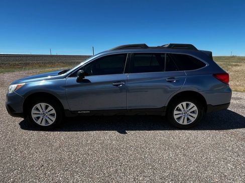 Used 2017 Subaru Outback 2.5i AWD/4WD image 2