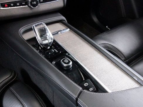 Certified 2023 Volvo XC90 B6 Ultimate w/ Protection Package Premier image 9