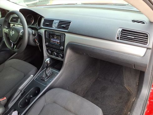 Used 2016 Volkswagen Passat 1.8T S image 17